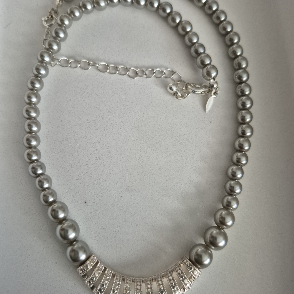 Avon Silver Pearl Necklace with Elegant Accents